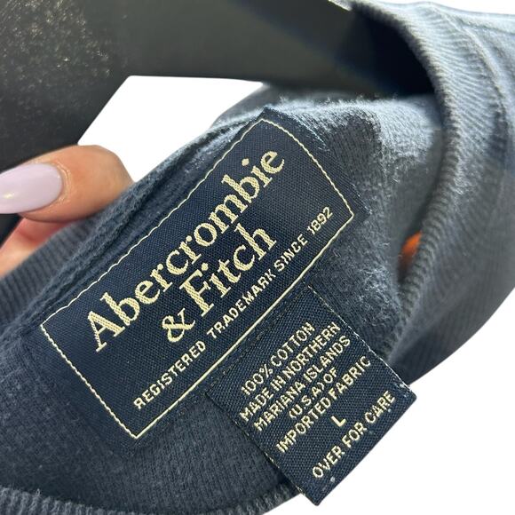 Abercrombie & Fitch #8 Crewneck - Picture 7 of 7